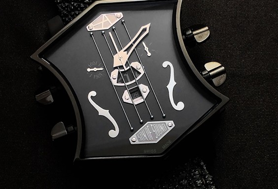 高級時計ブランド アーティアのロックテイスト溢れるギターウォッチ