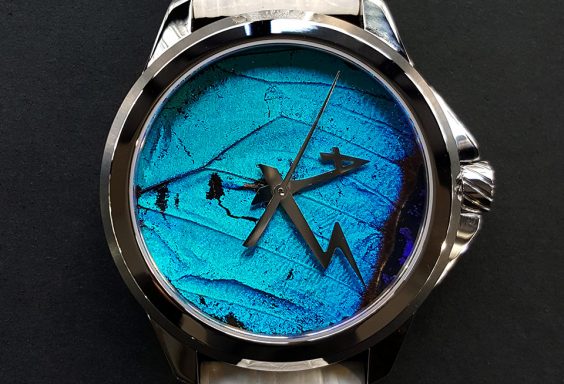 青いモルフォ蝶の腕時計