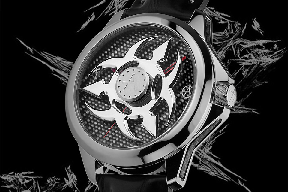 回転すると手裏剣が消える忍者時計「シュリケン」 | スイスの高級時計